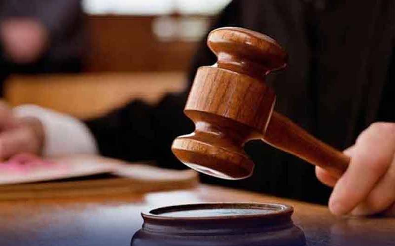 پشاور: عدالت کا ڈی جی ایکسائز سمیت 8 اہلکاروں کی تنخواہ بند کرنے کا حکم