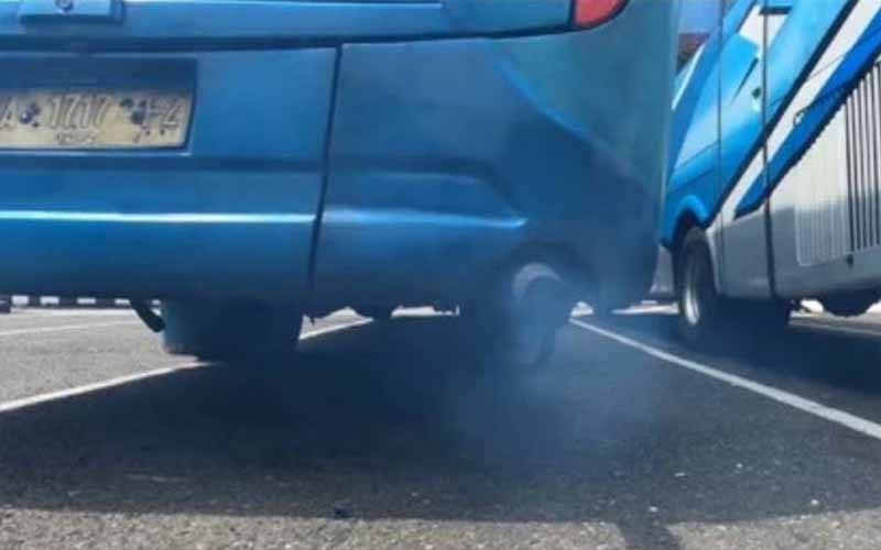  پنجاب یونیورسٹی کی دھواں چھوڑنے والی بسوں پر پابندی ،ضبط