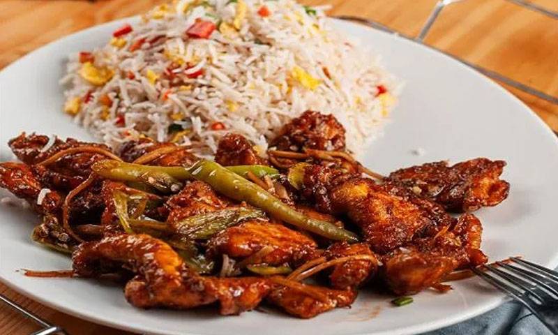 آج کی ڈش :ڈرائی چکن چلی چائنیز رائس