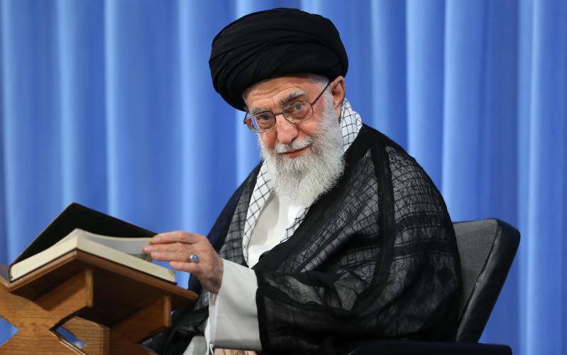  آیت اللہ خامنہ ای کا حجاب پر تنقیدکرنے والوں کو دلیل کیساتھ کرارا جواب 