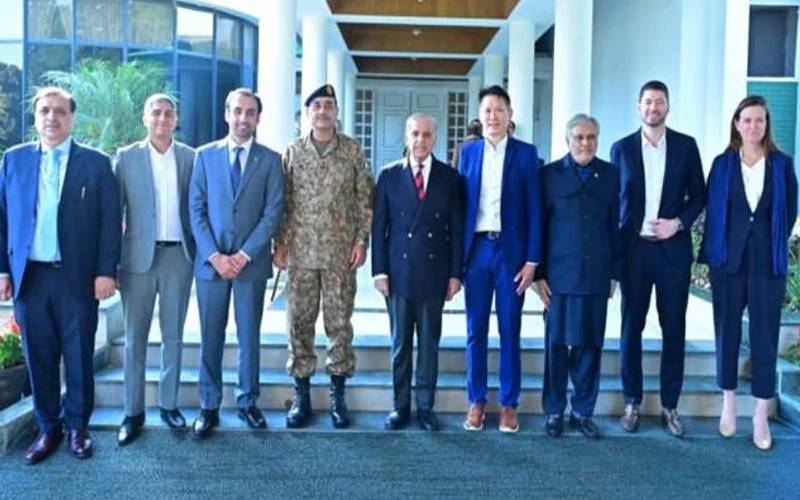 بائنانس کے گلوبل سی ای او رچرڈ ٹینگ کی وزیرِ اعظم شہباز شریف سے ملاقات