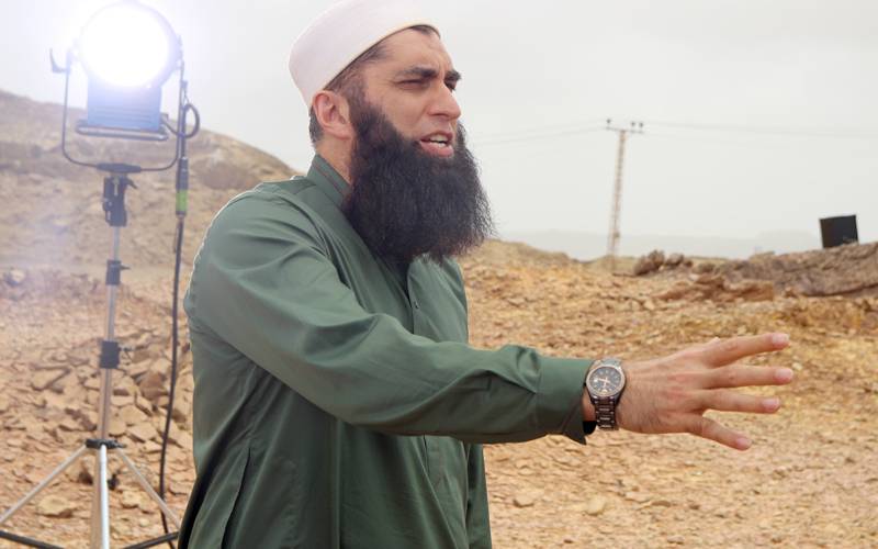 نعت خواں و ماضی کے مقبول گلوکار جنید جمشید کوبچھڑے 9برس بیت گئے