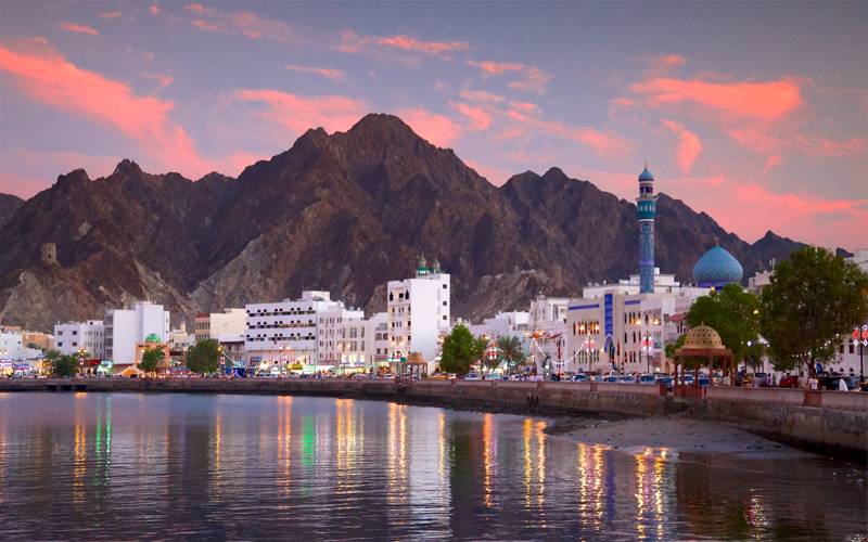 عمان میں بڑے پیمانے پر روزگار کے مواقع 