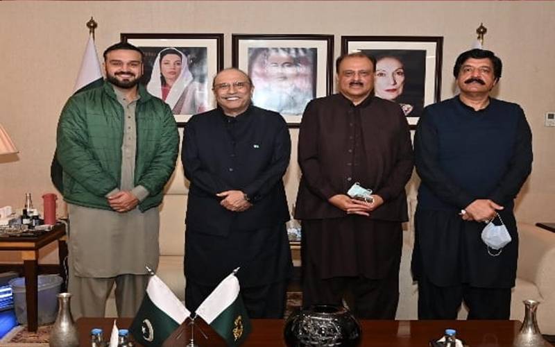 صدر آصف زرداری  سے گورنر سمیت دیگر رہنماؤں کی ملاقات،سیاسی صورتحال سے آگاہ کیا