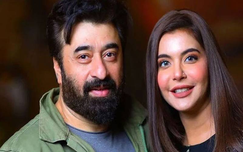 فضا علی کی ندا پر تنقید؛ یاسر نواز بیوی کے دفاع میں سامنے آگئے، ویڈیو وائرل