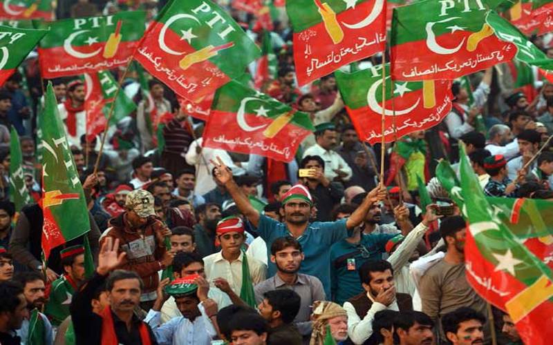 پی ٹی آئی جلسہ: کارکن لانے میں ناکامی پر شوکاز نوٹس، عہدیداروں نے استعفے پیش کردیے