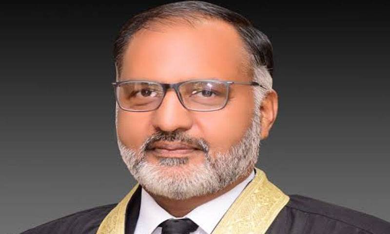 چیئرمین این آئی آر سی ذاتی وجوہات کے باعث عہدے سے مستعفی 