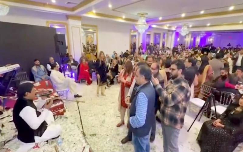  شیر میاندادقوال کی امریکا میں شاندار پرفارمنس ،پاکستانی کمیونٹی جھوم اٹھی 