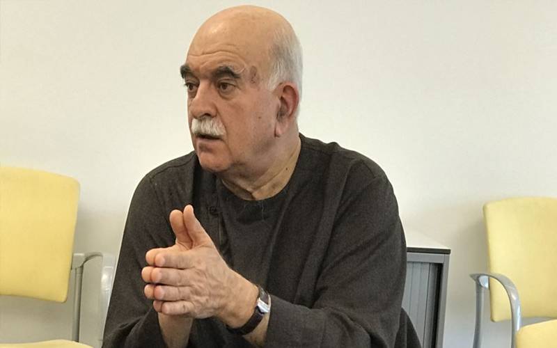 محمود خان اچکزئی نے پی ٹی آئی سوشل میڈیا ٹیم کو آڑے ہاتھوں لے لیا