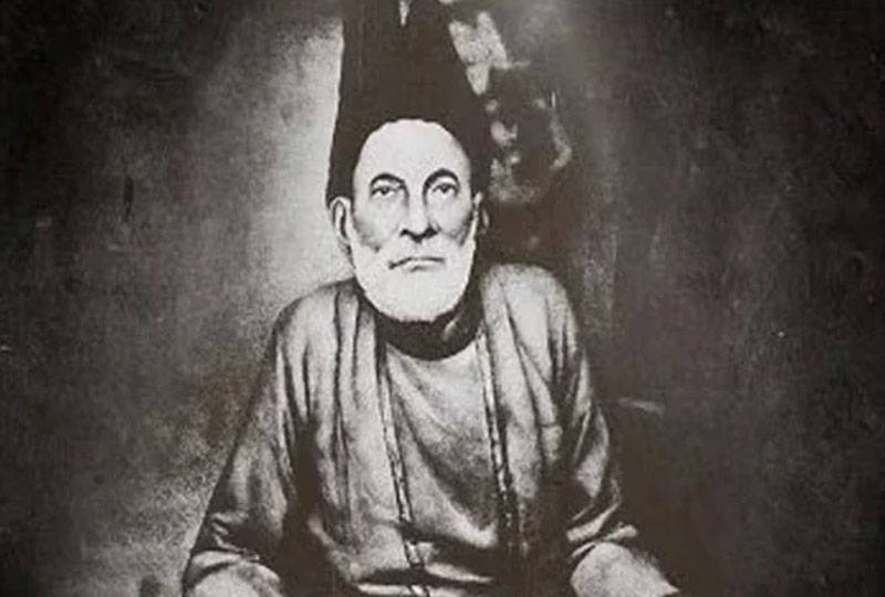 کچھ تو ہے، جس کی پردہ داری ہے، غالب کا 228 واں یوم پیدائش آج 
