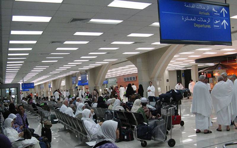   پاکستان ائیرلائنز  کی حجاز مقدس سے واپس آنے والی فلائٹ کی میزبانوں میں ہاتھاپائی 