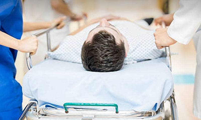 اپناخون پینے والا نوجوان ہسپتال پہنچ گیا 