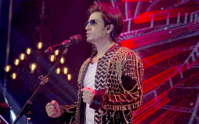 علی ظفر کے نئے گانے ’’رخسانہ‘‘ نے سوشل میڈیا پر دھوم مچادی