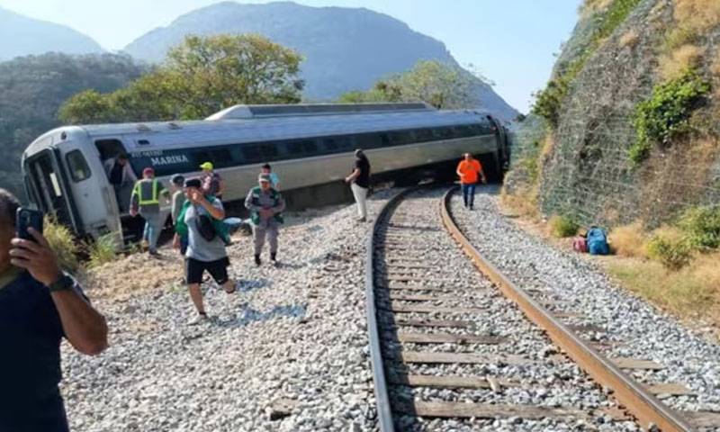 میکسیکو میں ٹرین حادثہ، 13 افراد ہلاک 