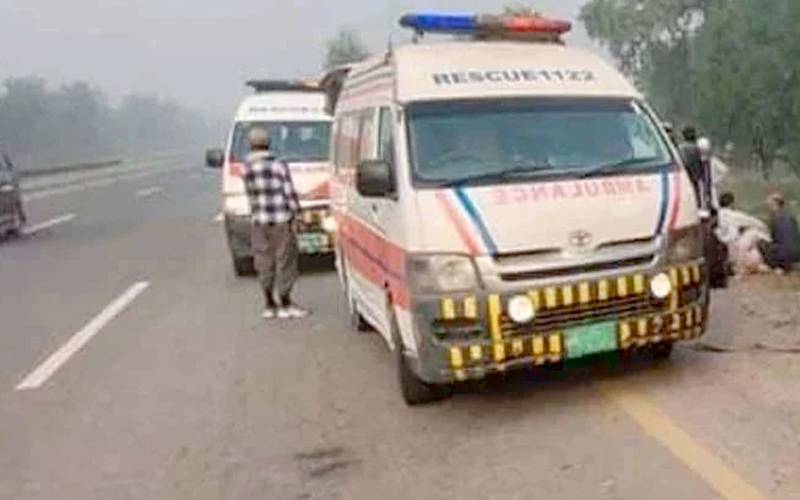 ننکانہ ؛دھند کے باعث بس اور رکشے میں تصادم،3افرادجاں بحق ،3زخمی 