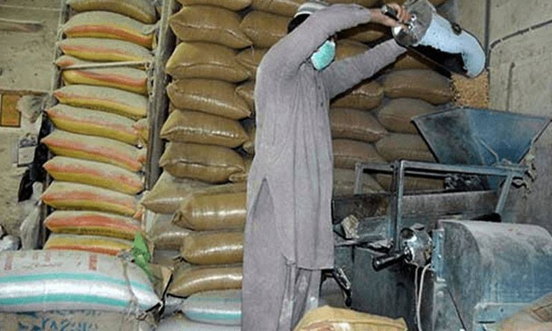 کراچی میں چکی کا آٹا مقررہ قیمت سے زائد میں فروخت ہونے لگا 