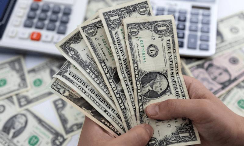 ڈالر کی قیمت میں کمی