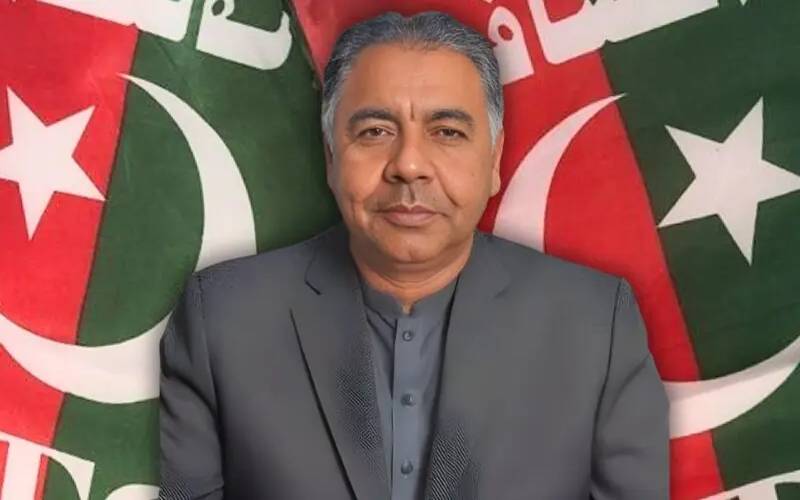 27 ویں آئینی ترمیم کے حق میں ووٹ دینے پر پی ٹی آئی سینیٹر کے خلاف نااہلی کا ریفرنس دائر