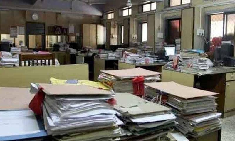 خیبر پختونخوا:عبوری حکومت میں بھرتی کئے گئے ملازمین کو نکالنے کا فیصلہ 