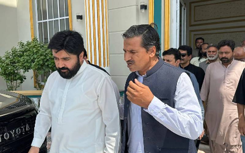  شیخ وقاص اکرم کے بھائی پر فائرنگ، گن مین جاں بحق،3زخمی