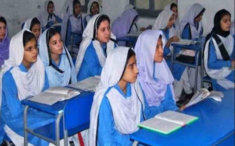 تعلیم مہنگی !سکولوں کی فیسوں میں بڑا اضافہ 