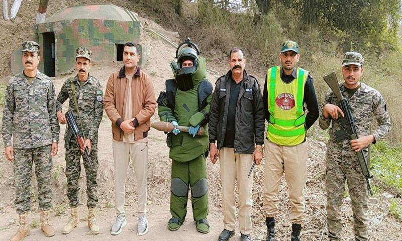 شکرگڑھ :چیک پوسٹ سے راکٹ برآمد، بی ڈی ایس حکام نے ناکارہ بنا دیا