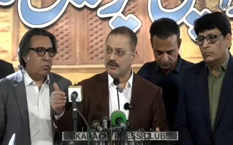 وزیراعلیٰ کے پی کو آئین و قانون کے دائرے میں تمام سرگرمیوں کی اجازت ہے: شرجیل میمن 