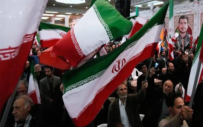 ایران میں جاری پرتشدد احتجاج میں شدت ، مظاہرین کی فائرنگ سے 2 سکیورٹی اہلکار جاں بحق،30زخمی