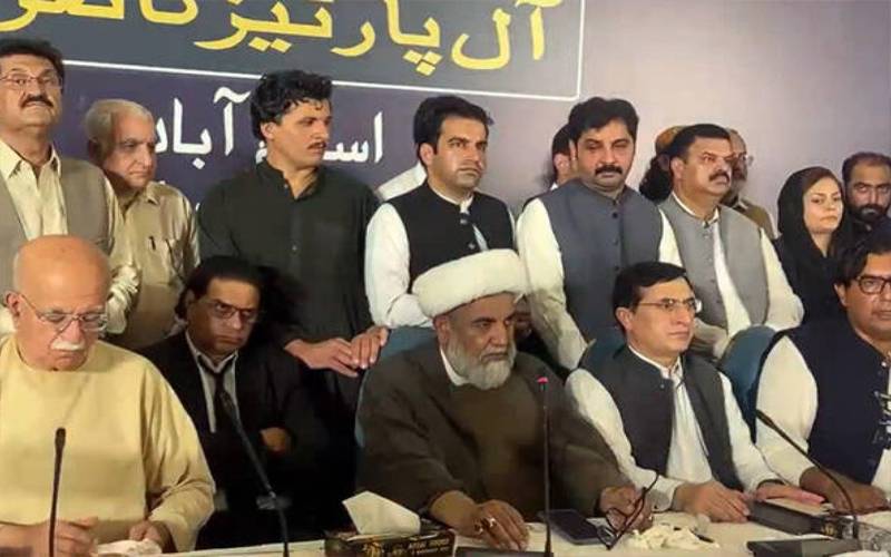 تحریک تحفظ آئین پاکستان کا قافلہ اسلام آباد سے لاہور روانہ، کارکنان کا پولیس سے آمنا سامنا