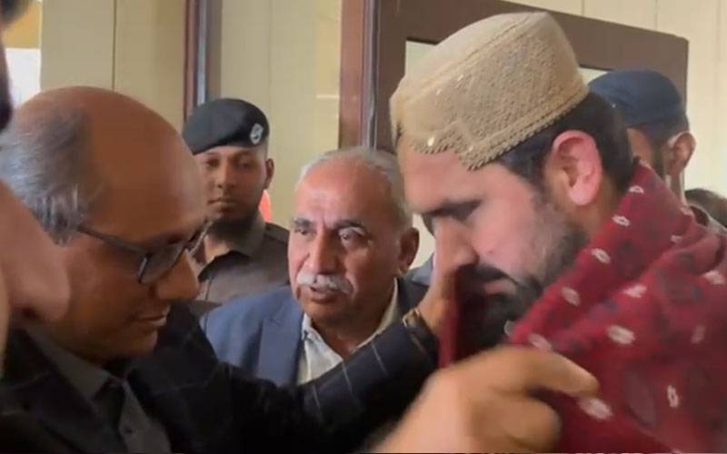 پیپلز پارٹی نے وعدےکےمطابق خیبر پختونخوا کے وزیراعلیٰ کو کراچی آنے پر سرکاری پروٹوکول دے دیا