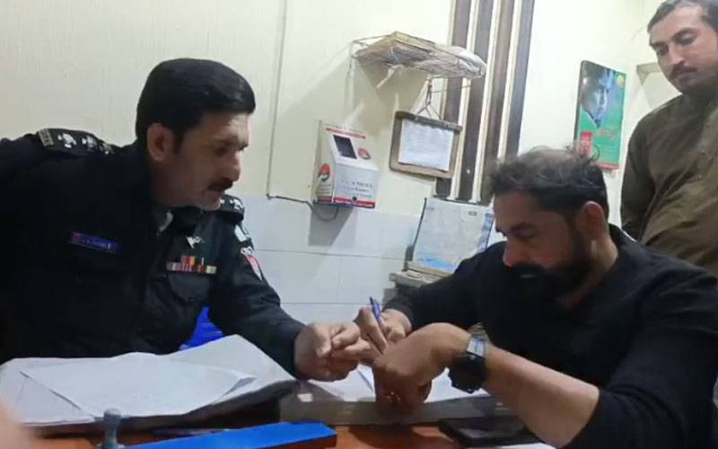 وزیراعلیٰ خیبرپختونخوا کی ریلی میں جانے والے کئی کارکن اپنی قیمتی اشیا سے محروم ہو گئے