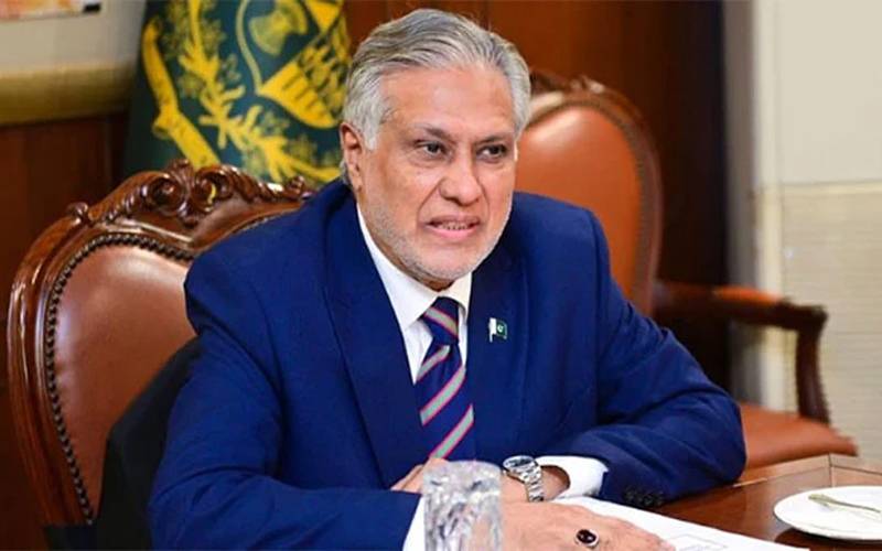  او آئی سی اجلاس میں شرکت،وزیر خارجہ اسحاق ڈار سعودی عرب پہنچ گئے
