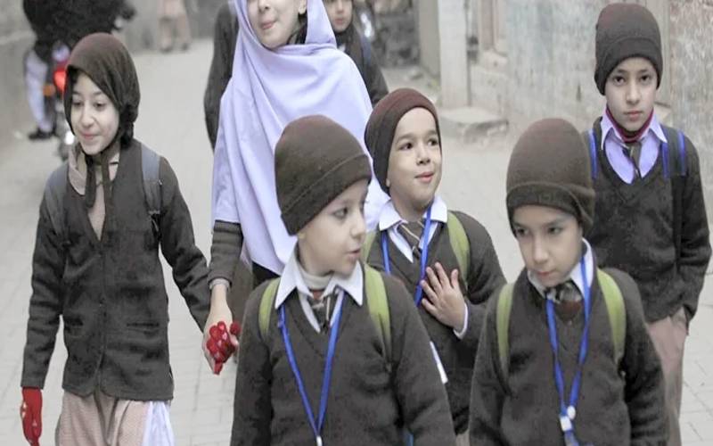 موسم سرما کی چھٹیاں بڑھانے کیلئے مشاورت شروع،آج اہم اعلان متوقع