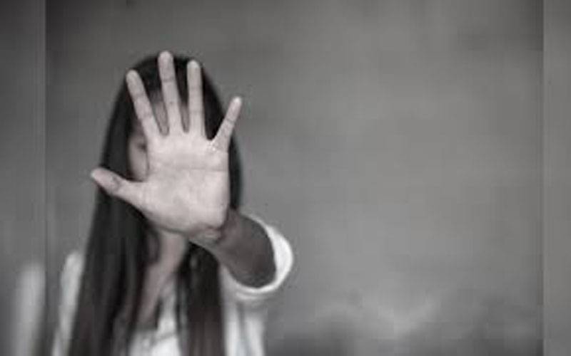 کراچی، ڈیفنس میں فلیٹ سے زنجیروں میں قید خاتون بازیاب