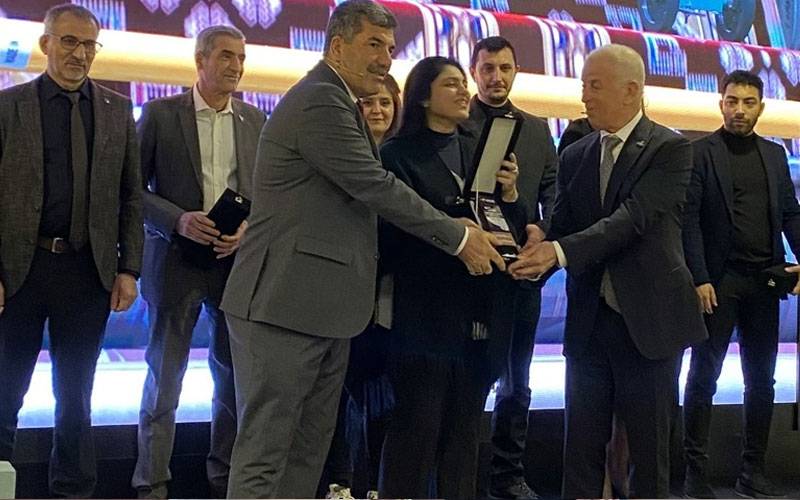 پاکستانی قالین ڈیزائنرسکندرین حسن کو ترکیہ میں عالمی ایوارڈمل گیا