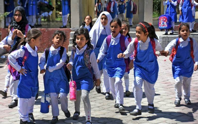  سکولوں میں موسمِ سرما کی تعطیلات دسمبر کے بجائے جنوری میں کرنے پر غور
