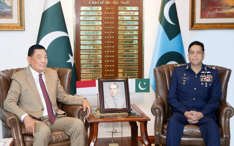 سربراہ پاک فضائیہ ائیر چیف مارشل ظہیر احمد بابر سدھو سے انڈونیشیا کےدفاعی وفد کی ملاقات 