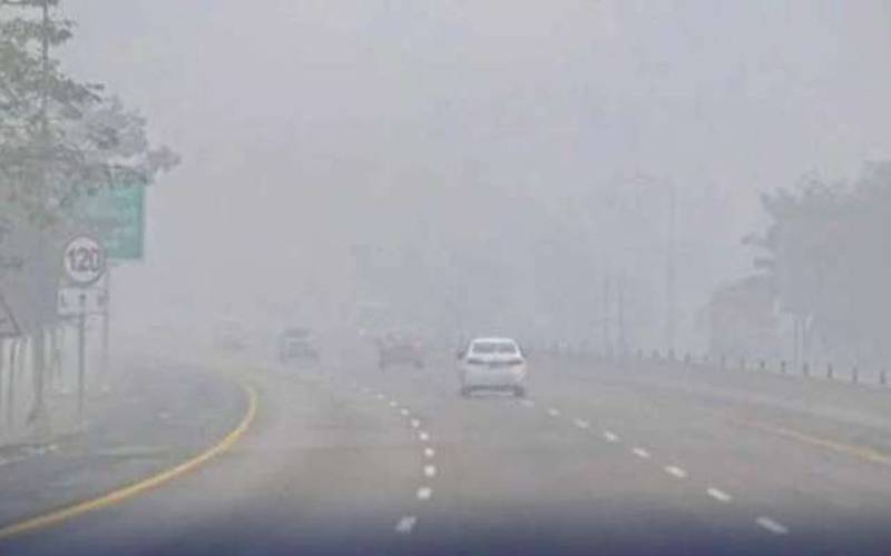  شدید دھند  کاراج! موٹرویز متعدد مقامات سے بند