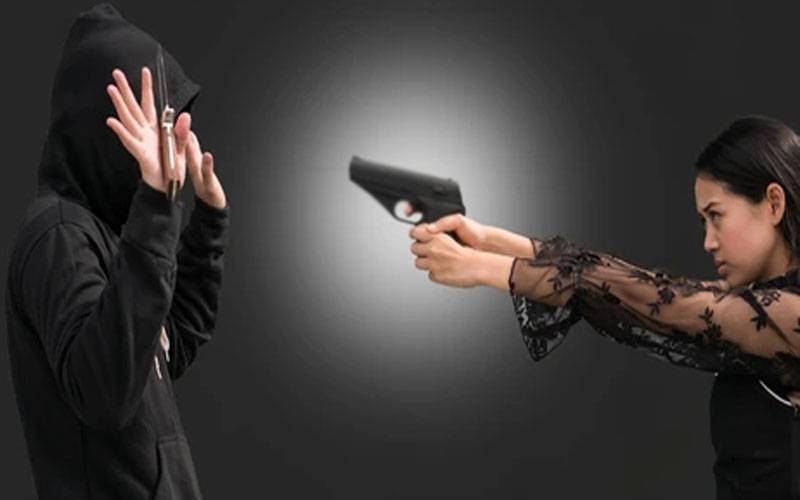  پشاور کے علاقے حیات آباد میں موبائل چھیننے  کی انوکھی واردات 