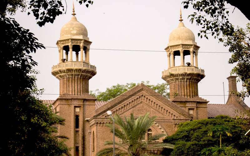 بشریٰ بی بی کی بیٹی کی والدہ سے ملاقات کی درخواست سماعت کیلئے مقرر