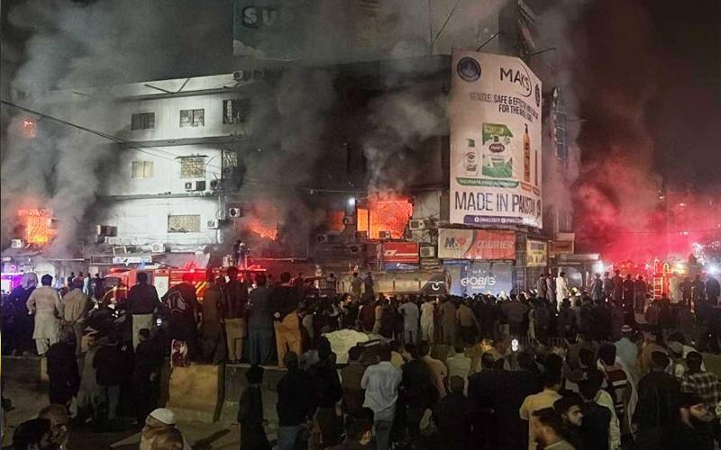 مرتضیٰ وہاب کی شہید فائر فائٹر فرقان کے لواحقین کیلئے 1 کروڑ کی مالی معاونت کا اعلان 