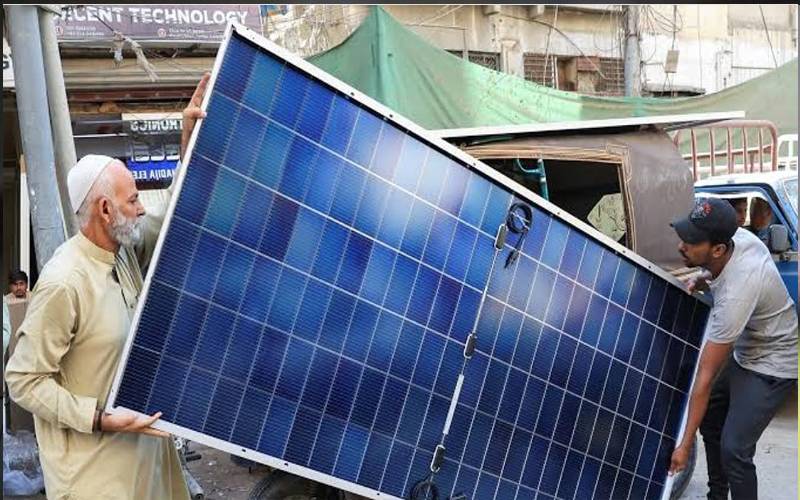سولرپینلزکی قیمتوں میں 10روپےفی واٹ کےحساب سےاضافہ