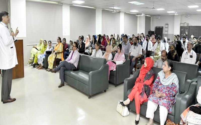 ’’نوجوان ڈاکٹرز کیلئےتحقیق اور طبی تعلیم کی مضبوطی ‘‘پرپی جی ایم آئی میں سیمینار 