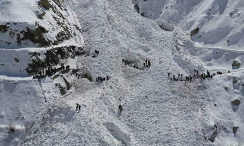 چترال میں برفانی تودہ گرنے سے ایک ہی خاندان کے 10 افراد جاں بحق