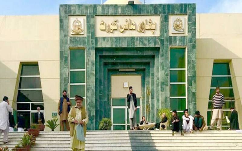پشاور ہائیکورٹ کے نئے مستقل  6 ججز نے حلف اٹھا لیا