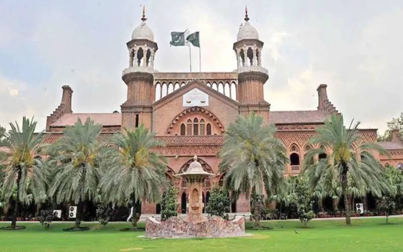 16 سال سے کم عمر بچوں کے سوشل میڈیا استعمال پر پابندی کی درخواست دائر