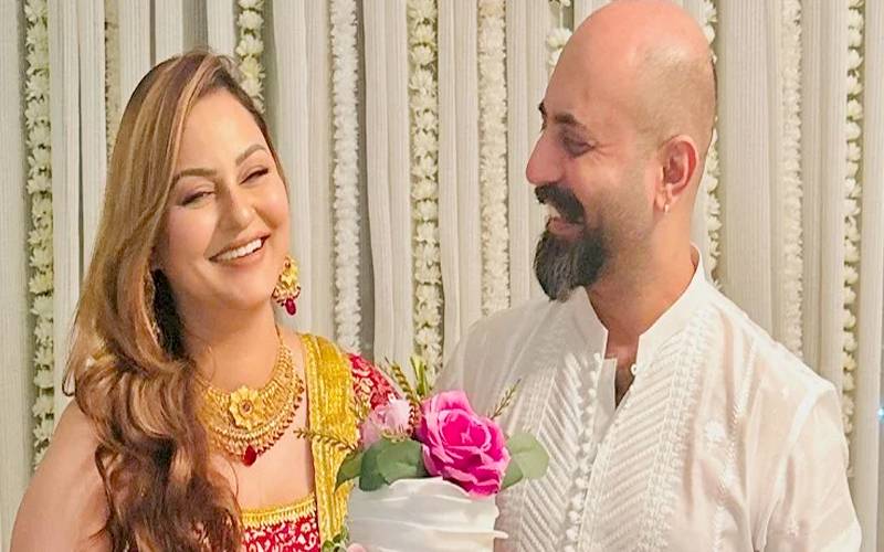 جویریہ عباسی کو شوہر کیساتھ بولڈ فوٹو شوٹ کروانامہنگاپڑگیا