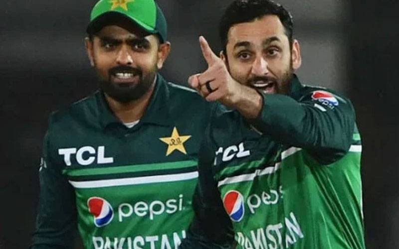 اُس کو چھوڑ دیں بیٹنگ کرنے دیں: سلمان علی آغا کا بابر اعظم کے متعلق سوالات پر جواب