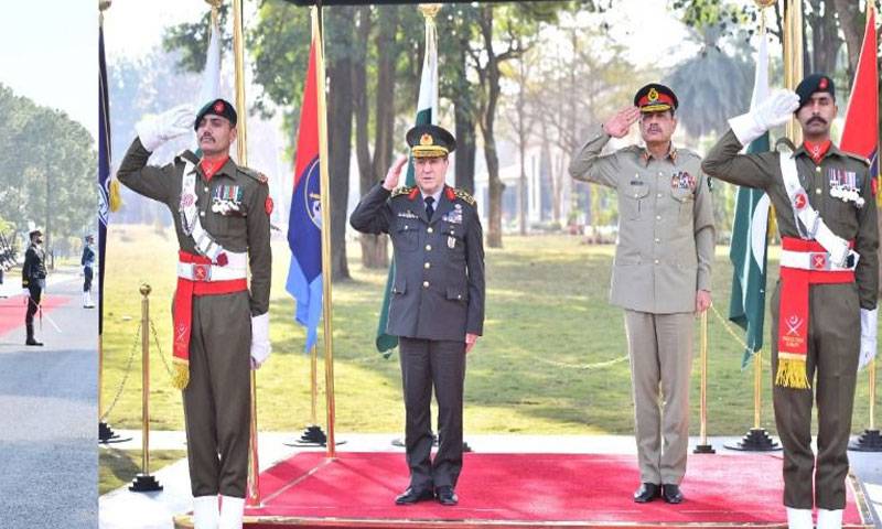 ترکش چیف آف جنرل سٹاف کی جی ایچ کیو میں آرمی چیف سے ملاقات 