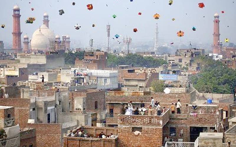 بسنت کیلئےمختص چھتوں کے مالکان سے شورٹی بانڈز لینے کا حکم
